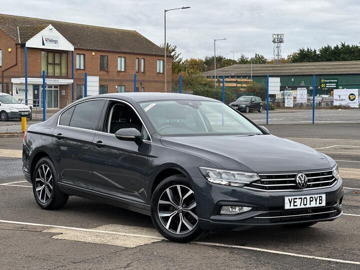 Volkswagen Passat 2.0 TDI EVO SEL DSG Euro 6 (s/s) 4dr Volkswagen Passat 2.0 TDI EVO SEL DSG Euro 6 (s/s) 4dr