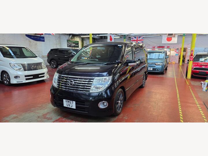 Nissan Elgrand HIGHWAY STAR E51 4WD
