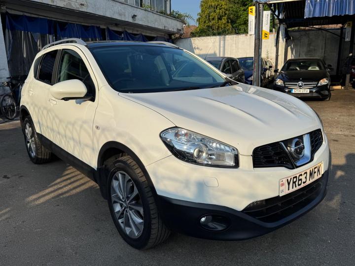 Nissan Qashqai 1.6 Tekna CVT 2WD Euro 5 5dr (AVM)
