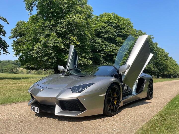 Lamborghini Aventador 6.5 V12 LP 700-4 Roadster ISR 4WD Euro 5 2dr Lamborghini Aventador 6.5 V12 LP 700-4 Roadster ISR 4WD Euro 5 2dr