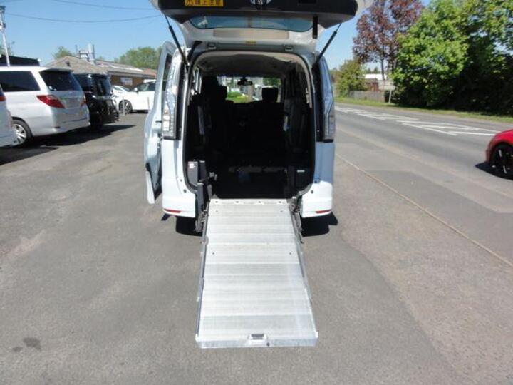 Nissan Serena WAV SLOPER WHEEL CHAIR ACCESS