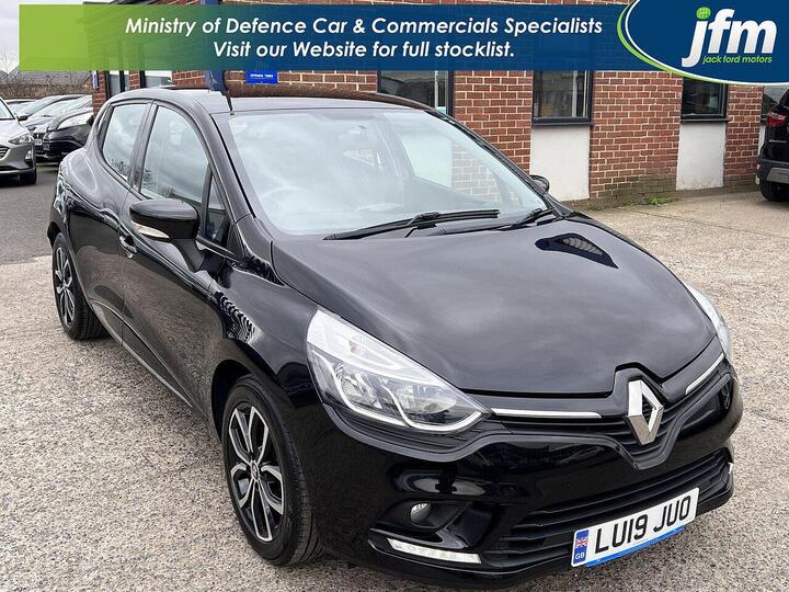 Renault Clio 1.5 DCi Play Euro 6 (s/s) 5dr Renault Clio 1.5 DCi Play Euro 6 (s/s) 5dr