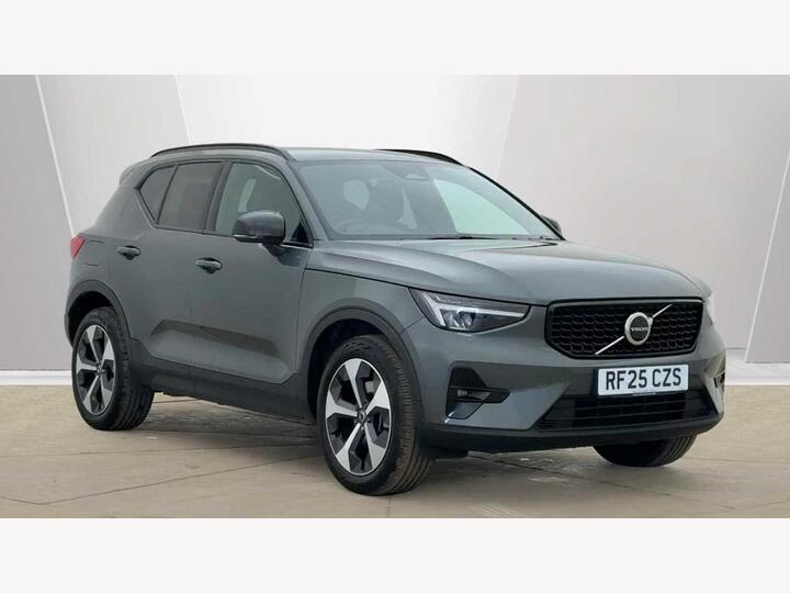 Volvo XC40 2.0 B3 MHEV Plus Dark DCT Auto Euro 6 (s/s) 5dr