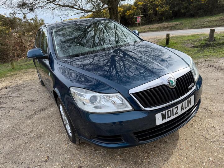 Skoda Octavia 1.6 TDI GreenLine II Euro 5 (s/s) 5dr Skoda Octavia 1.6 TDI GreenLine II Euro 5 (s/s) 5dr