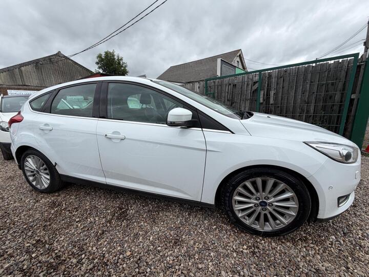 Ford Focus 1.0T EcoBoost Titanium X Euro 6 (s/s) 5dr