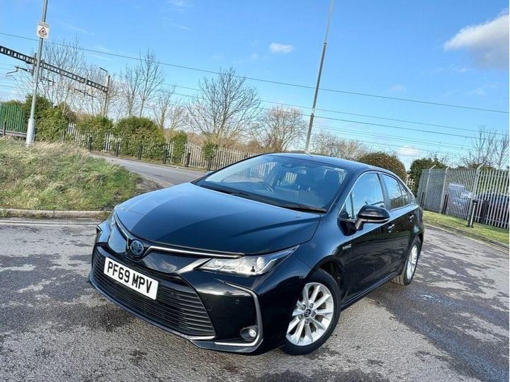 Toyota COROLLA 1.8 VVT-h Icon Tech CVT Euro 6 (s/s) 4dr