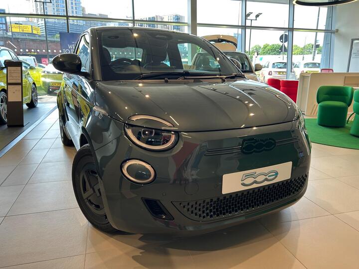 Fiat 500e 42kWh Giorgio Armani Auto 3dr