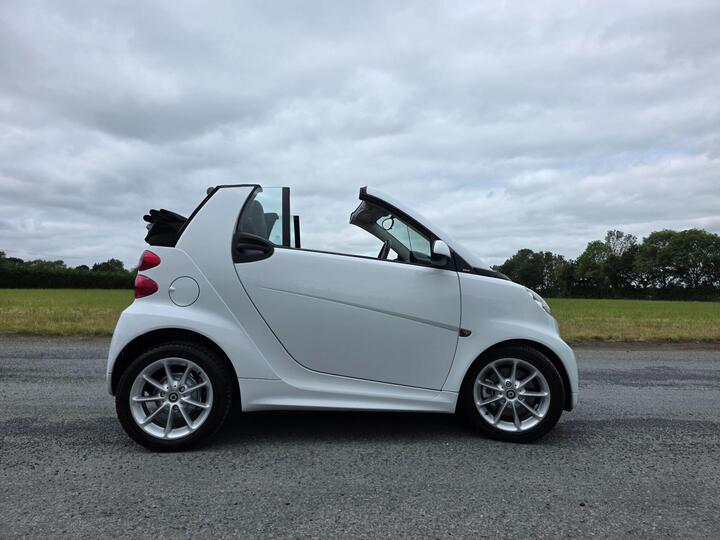 Smart Fortwo 1.0 MHD Passion Cabriolet SoftTouch Euro 5 (s/s) 2dr