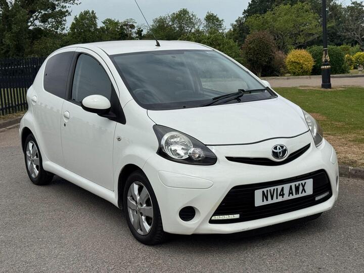 Toyota AYGO 1.0 VVT-i Move Euro 5 5dr Toyota AYGO 1.0 VVT-i Move Euro 5 5dr