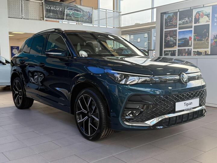 Volkswagen Tiguan 2.0 TDI R-Line DSG Euro 6 (s/s) 5dr