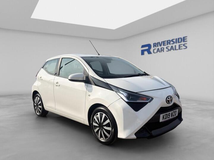 Toyota AYGO 1.0 VVT-i X-play X-shift Euro 6 5dr