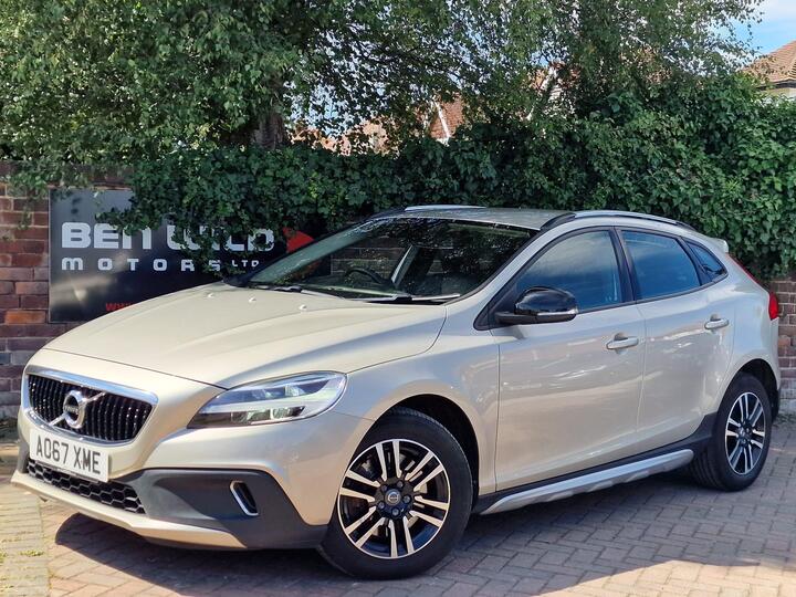 Volvo V40 Cross Country 1.5 T3 Nav Plus Auto Euro 6 (s/s) 5dr