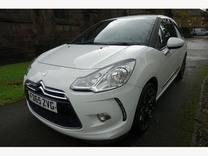 DS AUTOMOBILES DS 3 1.6 BlueHDi DStyle Euro 6 (s/s) 3dr DS AUTOMOBILES DS 3 1.6 BlueHDi DStyle Euro 6 (s/s) 3dr