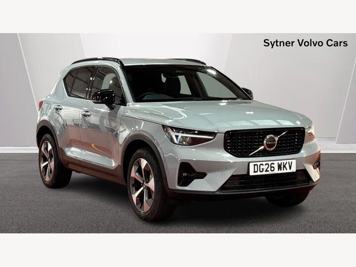 Volvo XC40 2.0 B3 MHEV Plus Dark DCT Auto Euro 6 (s/s) 5dr
