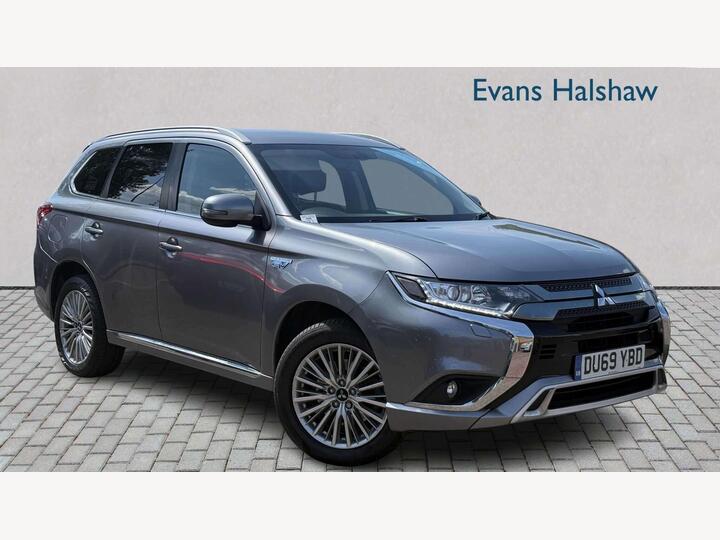 Mitsubishi OUTLANDER ESTATE 2.4h TwinMotor 13.8kWh Design CVT 4WD Euro 6 (s/s) 5dr