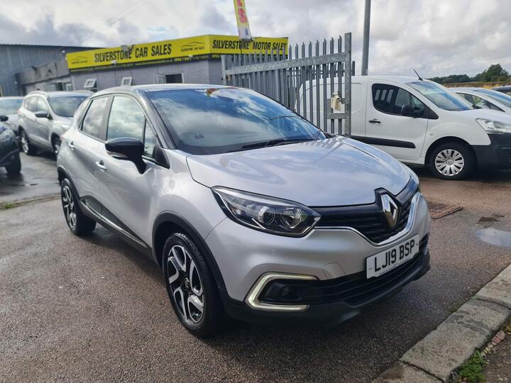 Renault Captur 1.5 DCi ENERGY Iconic Euro 6 (s/s) 5dr Renault Captur 1.5 DCi ENERGY Iconic Euro 6 (s/s) 5dr