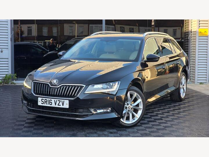 Skoda Superb 2.0 TDI SE L Executive DSG Auto 6Spd Euro 6 (s/s) 5dr Skoda Superb 2.0 TDI SE L Executive DSG Auto 6Spd Euro 6 (s/s) 5dr