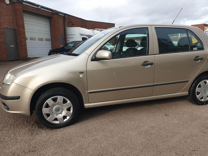 Skoda Fabia 1.2 HTP 12V Ambiente 5dr Skoda Fabia 1.2 HTP 12V Ambiente 5dr