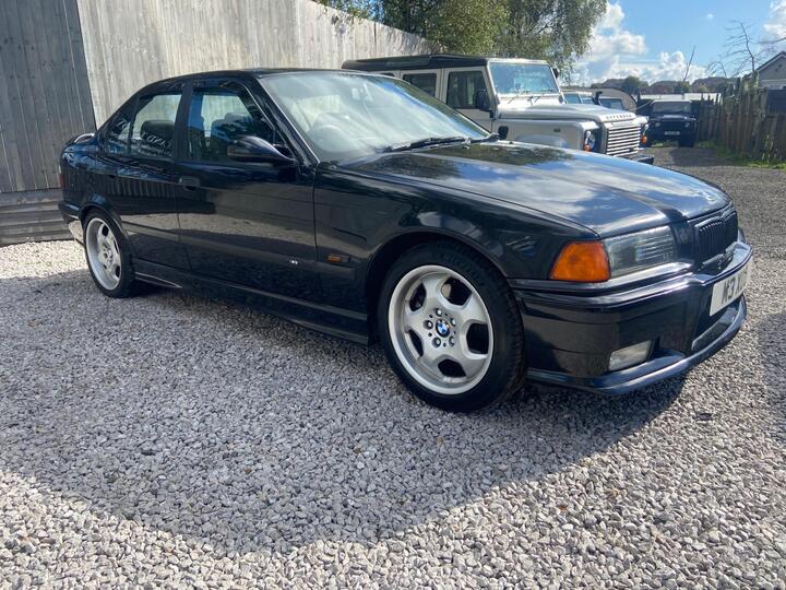 BMW M3 3.0i 4dr
