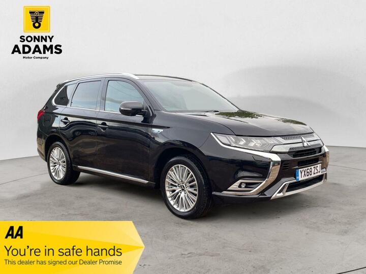Mitsubishi OUTLANDER 2.4h TwinMotor 13.8kWh 4h CVT 4WD Euro 6 (s/s) 5dr Mitsubishi OUTLANDER 2.4h TwinMotor 13.8kWh 4h CVT 4WD Euro 6 (s/s) 5dr