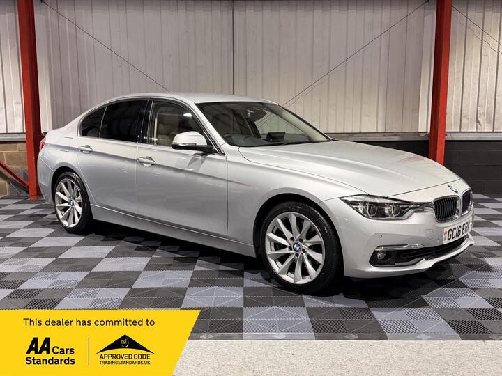 BMW 3 Series 2.0 330i Luxury Auto Euro 6 (s/s) 4dr BMW 3 Series 2.0 330i Luxury Auto Euro 6 (s/s) 4dr
