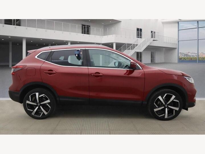 Nissan QASHQAI 1.6 DCi Tekna Euro 6 (s/s) 5dr Nissan QASHQAI 1.6 DCi Tekna Euro 6 (s/s) 5dr