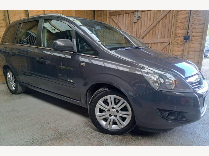 Vauxhall Zafira 1.7 CDTi EcoFLEX Design Euro 5 5dr (SNav) Vauxhall Zafira 1.7 CDTi EcoFLEX Design Euro 5 5dr (SNav)
