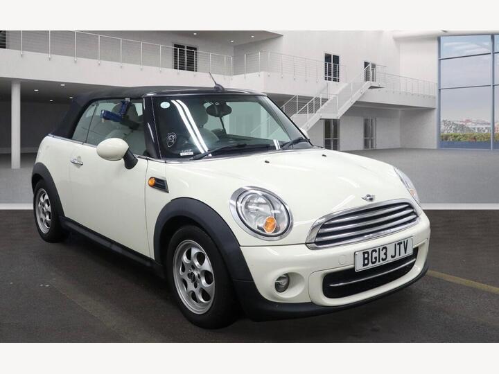 MINI Convertible 2.0 Cooper D Auto Euro 5 2dr