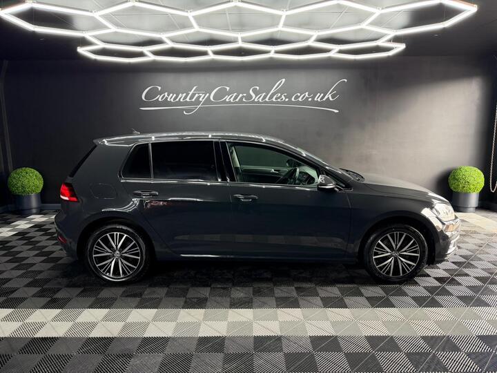 Volkswagen Golf 1.4 TSI SE Nav Euro 6 (s/s) 5dr Volkswagen Golf 1.4 TSI SE Nav Euro 6 (s/s) 5dr