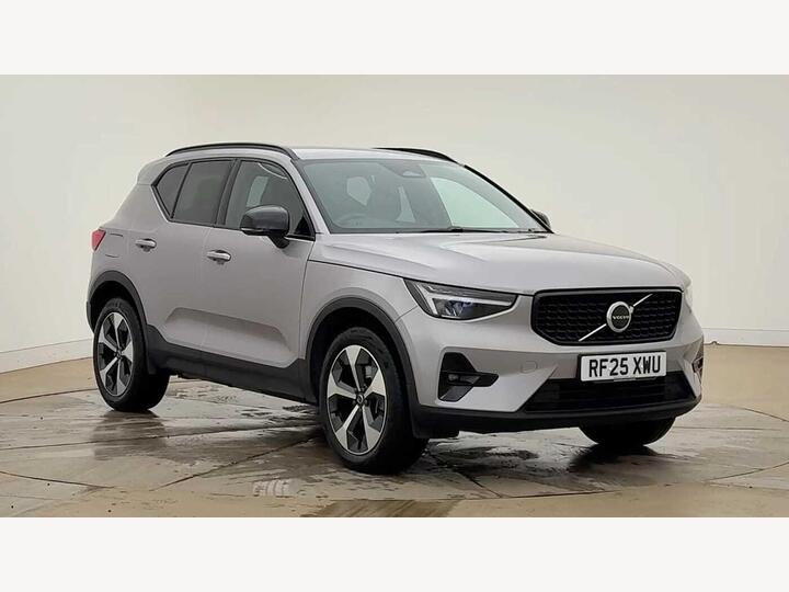 Volvo XC40 2.0 B4 MHEV Plus Dark DCT Auto Euro 6 (s/s) 5dr