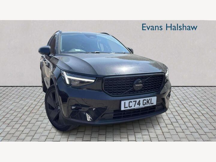 Volvo XC40 ESTATE 2.0 B3 MHEV Ultra Black Edition DCT Auto Euro 6 (s/s) 5dr
