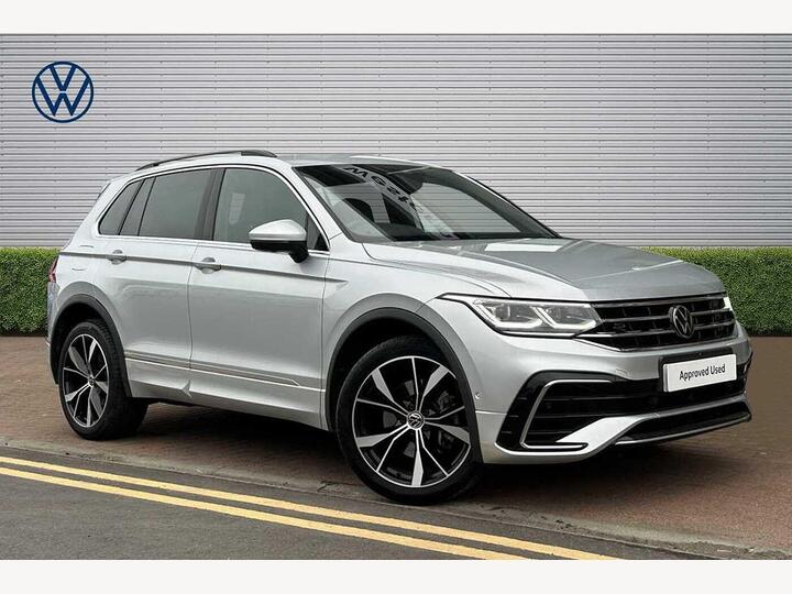 Volkswagen Tiguan 1.4 TSI 13kWh R-Line DSG Euro 6 (s/s) 5dr Volkswagen Tiguan 1.4 TSI 13kWh R-Line DSG Euro 6 (s/s) 5dr