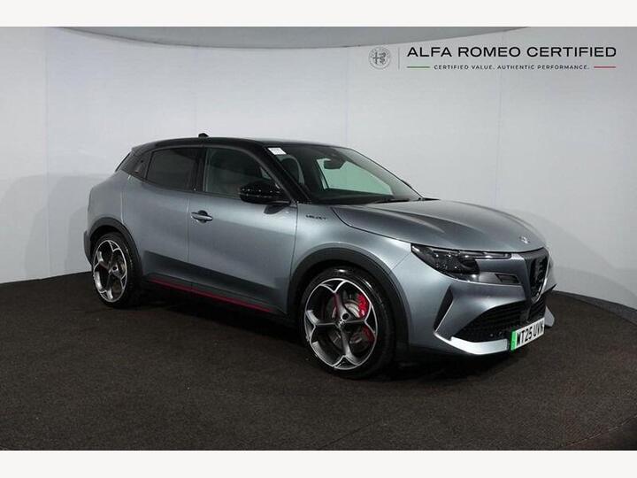 Alfa Romeo Junior 54kWh Elettrica Veloce Auto 5dr