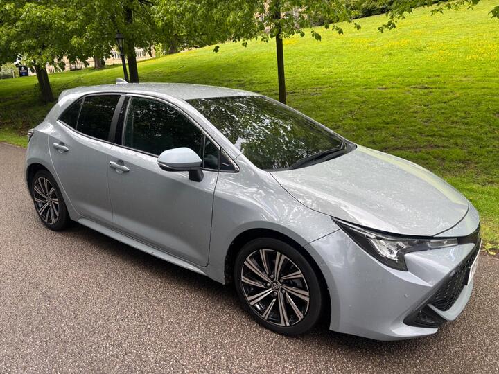 Toyota Corolla 1.8 VVT-h Design CVT Euro 6 (s/s) 5dr
