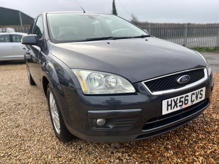 Ford Focus 1.6 Ghia 5dr