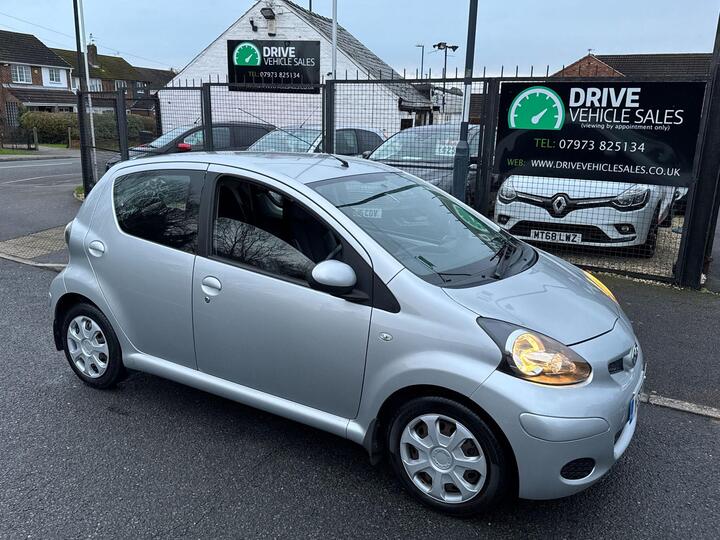 Toyota AYGO 1.0 VVT-i Ice Euro 5 5dr