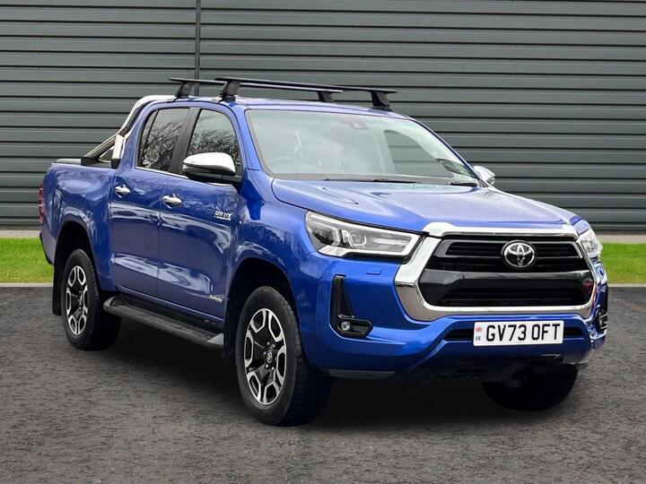 Toyota Hilux 2.8 D-4D Invincible Auto 4WD Euro 6 (s/s) 4dr