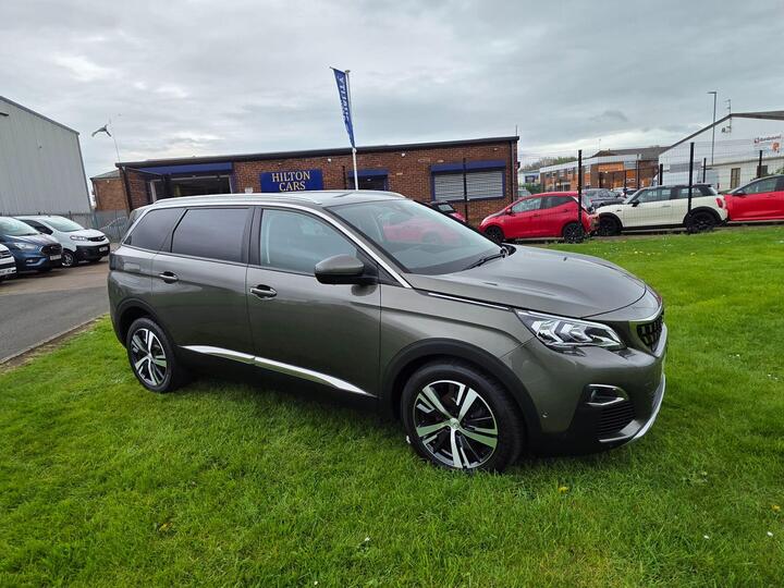 Peugeot 5008 1.5 BlueHDi Allure Euro 6 (s/s) 5dr Peugeot 5008 1.5 BlueHDi Allure Euro 6 (s/s) 5dr
