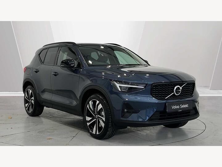 Volvo XC40 2.0 B3 MHEV Plus Dark DCT Auto Euro 6 (s/s) 5dr