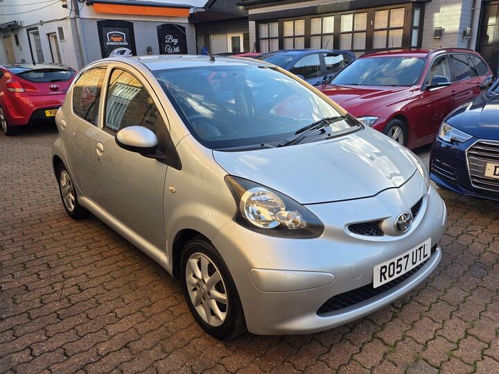 Toyota AYGO 1.0 VVT-i Platinum MultiMode Euro 4 5dr (AC)