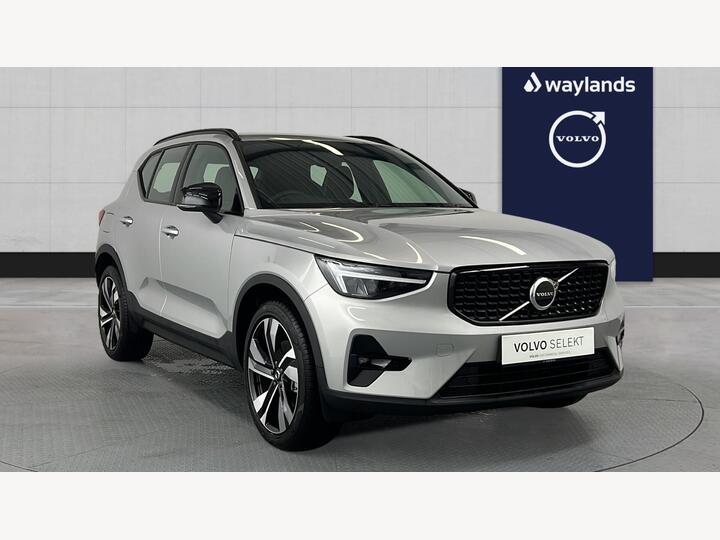 Volvo XC40 2.0 B3 MHEV Plus DCT Auto Euro 6 (s/s) 5dr