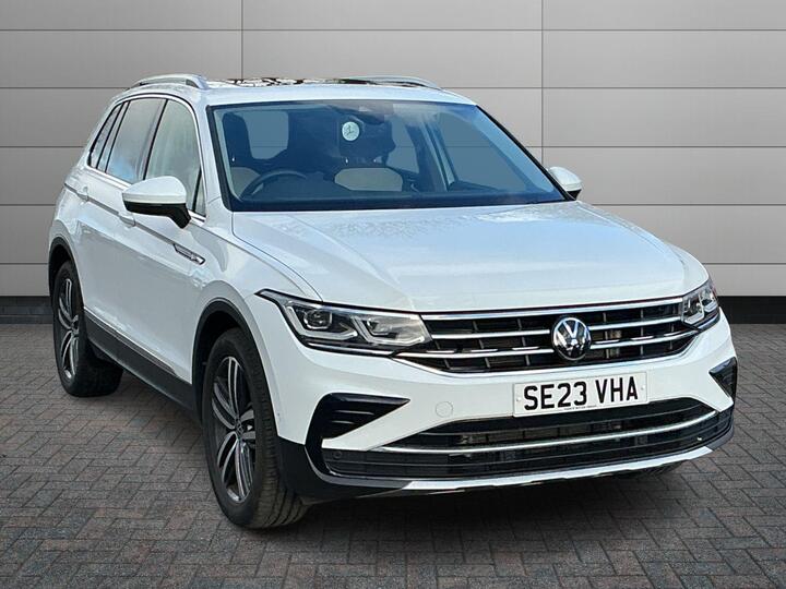 Volkswagen Tiguan 1.5 TSI Elegance DSG Euro 6 (s/s) 5dr Volkswagen Tiguan 1.5 TSI Elegance DSG Euro 6 (s/s) 5dr