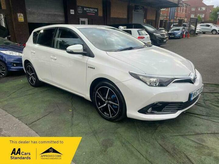 Toyota Auris 1.8 VVT-h Design CVT Euro 6 (s/s) 5dr (Safety Sense) Toyota Auris 1.8 VVT-h Design CVT Euro 6 (s/s) 5dr (Safety Sense)