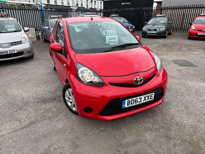 Toyota AYGO 1.0 VVT-i Move Euro 5 3dr Toyota AYGO 1.0 VVT-i Move Euro 5 3dr