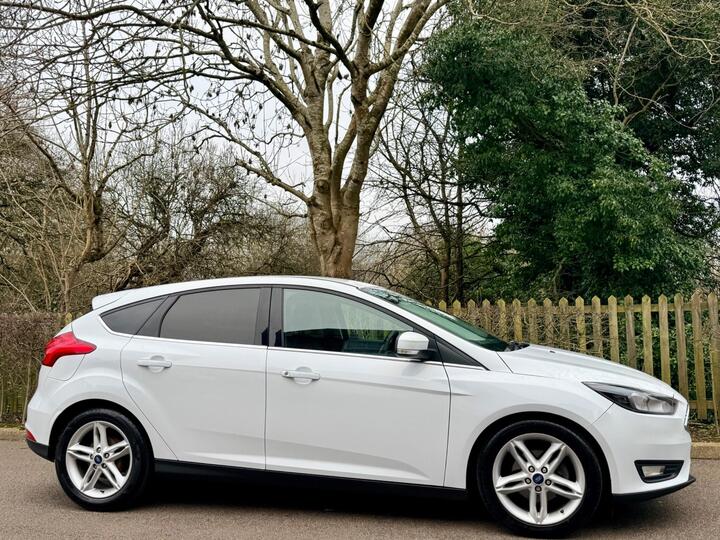 Ford Focus 1.0T EcoBoost Zetec Edition Euro 6 (s/s) 5dr