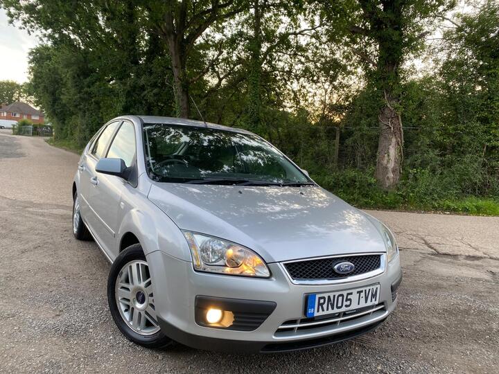 Ford Focus 1.6 Ghia 5dr