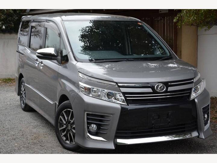 Toyota Voxy 2.0 ZS Kiramaki Edition- Service History