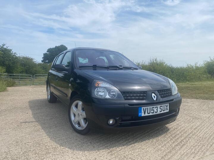 Renault Clio 1.4 16v Dynamique 5dr Renault Clio 1.4 16v Dynamique 5dr