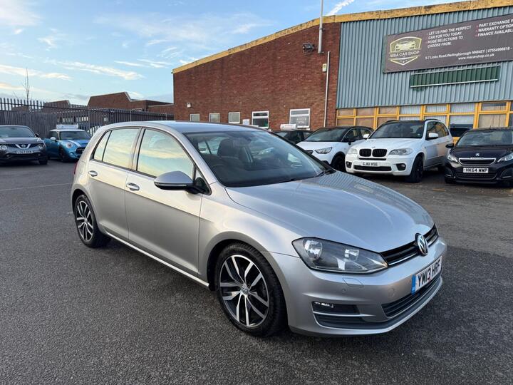 Volkswagen Golf 1.6 TDI BlueMotion Tech SE Euro 5 (s/s) 5dr