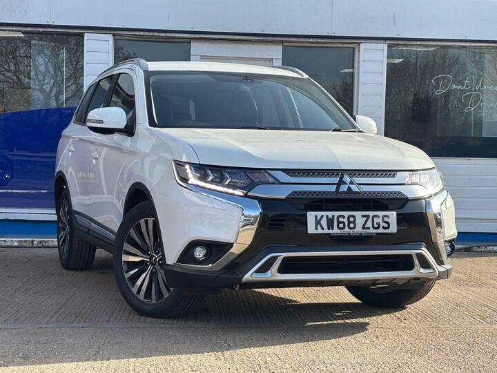 Mitsubishi OUTLANDER 2.0 MIVEC 4 CVT 4WD Euro 6 (s/s) 5dr Mitsubishi OUTLANDER 2.0 MIVEC 4 CVT 4WD Euro 6 (s/s) 5dr